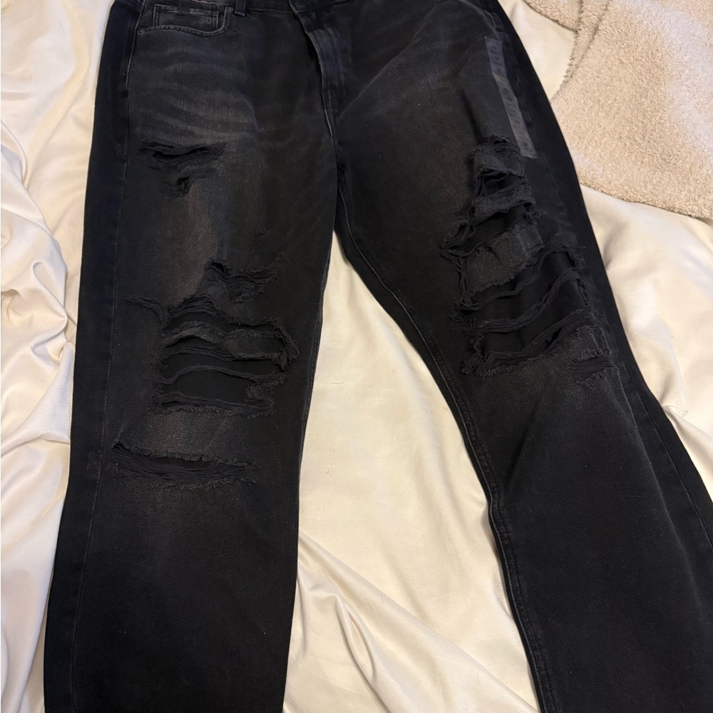 American Eagle Outfitters Women’s Mom Jean High Rise